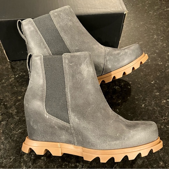 New Sorel Joan of Arctic Wedge III Chelsea Bootie, Waterproof Leather Ankle Boot - Picture 12 of 16